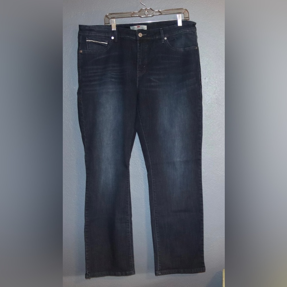 Levi’s dark wash 512 straight leg jeans, size 22M